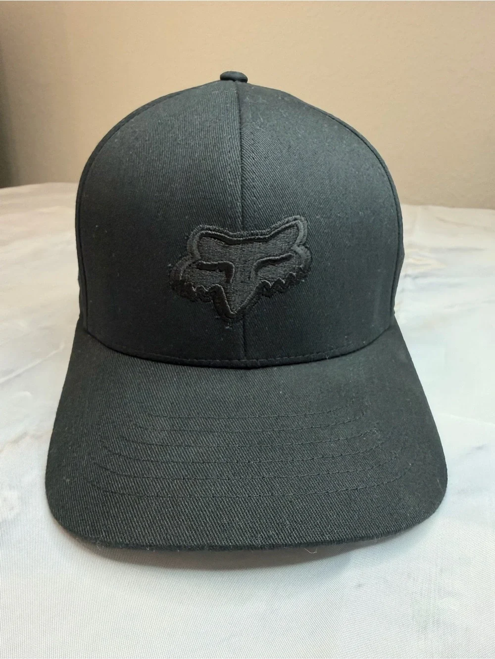Fox Racing Men’s Black Blackout Embroidered Logo Flexfit Hat Cap NWOT